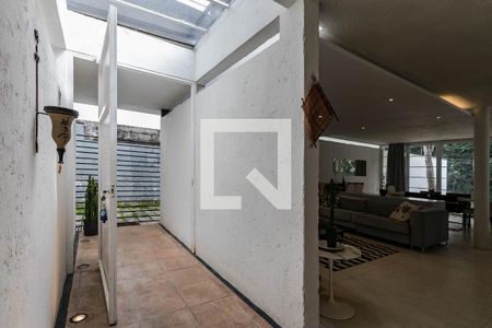 Casa de condomínio para alugar com 252m², 2 quartos e 2 vagasCorredor