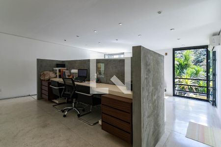 Casa de condomínio para alugar com 252m², 2 quartos e 2 vagasEscritório - Quarto 2 - Suíte