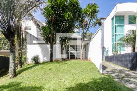 Casa de condomínio para alugar com 252m², 2 quartos e 2 vagasQuintal