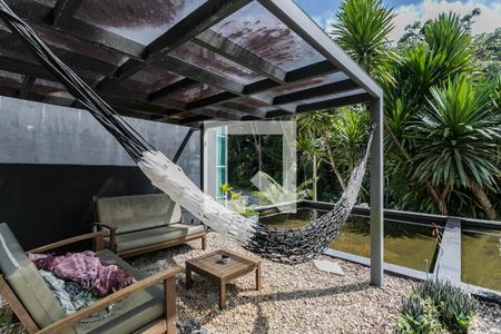 Casa de condomínio para alugar com 252m², 2 quartos e 2 vagasQuintal/Piscina