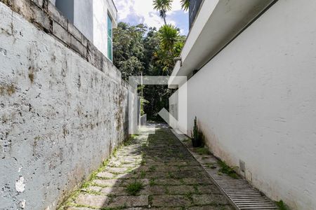 Casa de condomínio para alugar com 252m², 2 quartos e 2 vagasQuintal