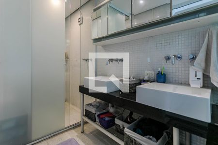 Casa de condomínio para alugar com 252m², 2 quartos e 2 vagasBanheiro - Quarto 2 - Suíte