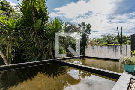 Casa de condomínio para alugar com 252m², 2 quartos e 2 vagasQuintal/Piscina