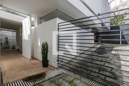 Casa de condomínio para alugar com 252m², 2 quartos e 2 vagasQuintal