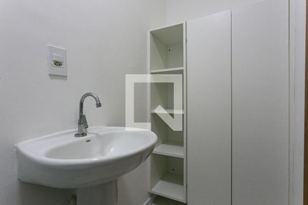 Banheiro de kitnet/studio para alugar com 1 quarto, 25m² em Belenzinho, São Paulo
