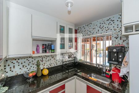 Casa à venda com 198m², 4 quartos e 4 vagas Casa à venda com 198m², 4 quartos e 4 vagasCozinha