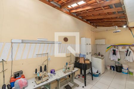 Casa à venda com 198m², 4 quartos e 4 vagas Casa à venda com 198m², 4 quartos e 4 vagasÁrea de Serviço