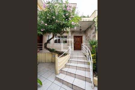 Casa à venda com 230m², 4 quartos e 3 vagasEntrada