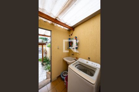 Casa à venda com 230m², 4 quartos e 3 vagasLavanderia