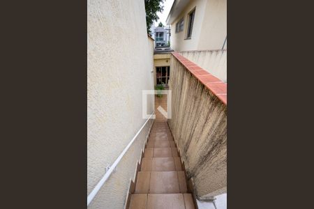 Casa à venda com 230m², 4 quartos e 3 vagasEscadas