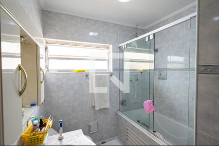 Casa à venda com 230m², 4 quartos e 3 vagasBanheiro da Suíte 1