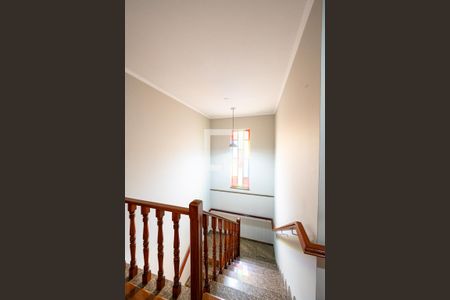 Casa à venda com 230m², 4 quartos e 3 vagasEscadas