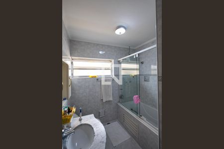 Casa à venda com 230m², 4 quartos e 3 vagasBanheiro da Suíte 1