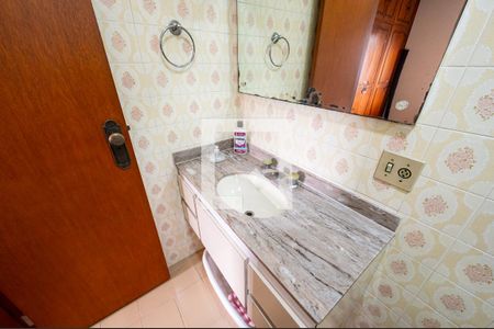 Casa à venda com 230m², 4 quartos e 3 vagasBanheiro da Suíte 2