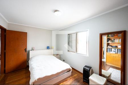 Casa à venda com 230m², 4 quartos e 3 vagasSuíte 1