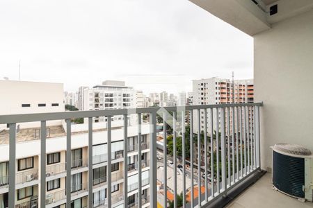 Varanda de kitnet/studio para alugar com 1 quarto, 22m² em Indianópolis, São Paulo