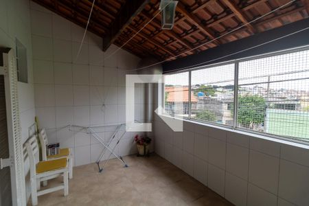 Casa à venda com 125m², 4 quartos e 2 vagas Casa à venda com 125m², 4 quartos e 2 vagasVaranda