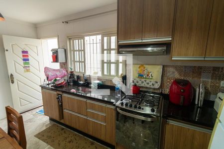 Casa à venda com 125m², 4 quartos e 2 vagas Casa à venda com 125m², 4 quartos e 2 vagasCozinha