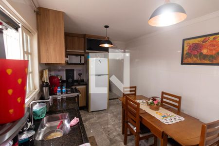 Casa à venda com 125m², 4 quartos e 2 vagas Casa à venda com 125m², 4 quartos e 2 vagasCozinha