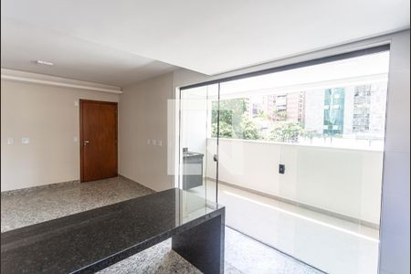 Apartamento para alugar com 62m², 2 quartos e 2 vagas Apartamento para alugar com 62m², 2 quartos e 2 vagasCozinha