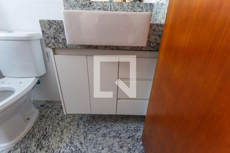 Apartamento para alugar com 62m², 2 quartos e 2 vagas Apartamento para alugar com 62m², 2 quartos e 2 vagasArmário do Banheiro da Suíte 1