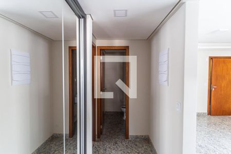 Corredor de apartamento para alugar com 2 quartos, 62m² em Lourdes, Belo Horizonte