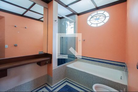 Casa à venda com 350m², 3 quartos e 2 vagasBanheiro da Suíte