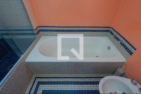 Casa à venda com 350m², 3 quartos e 2 vagasBanheiro da Suíte