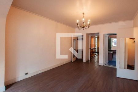 Casa à venda com 350m², 3 quartos e 2 vagasSuíte