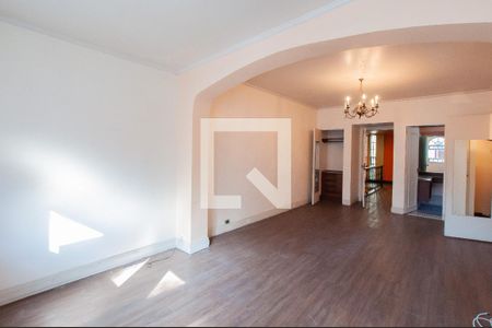 Casa à venda com 350m², 3 quartos e 2 vagasSuíte