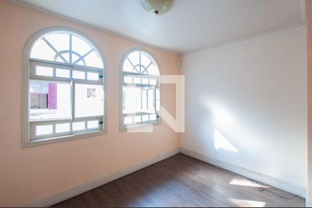 Casa à venda com 350m², 3 quartos e 2 vagasSuíte