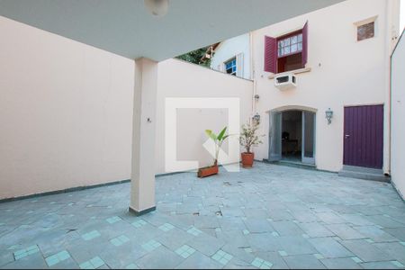 Casa à venda com 350m², 3 quartos e 2 vagasQuintal