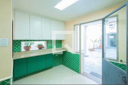 Casa à venda com 350m², 3 quartos e 2 vagasCozinha