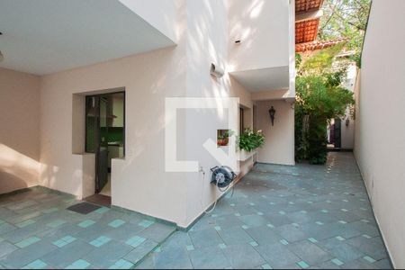 Casa à venda com 350m², 3 quartos e 2 vagasQuintal