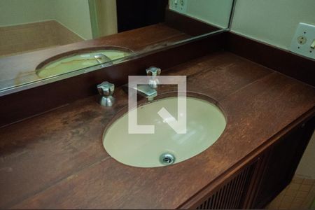 Casa à venda com 350m², 3 quartos e 2 vagasBanheiro dos quartos 1 e 2