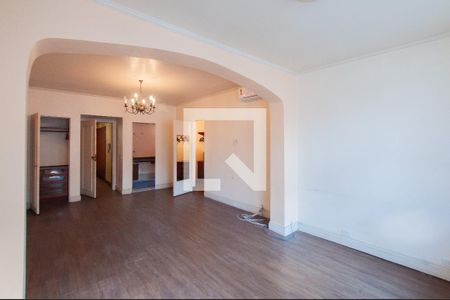 Casa à venda com 350m², 3 quartos e 2 vagasSuíte