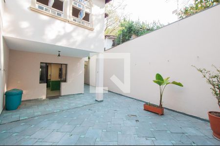 Casa à venda com 350m², 3 quartos e 2 vagasQuintal