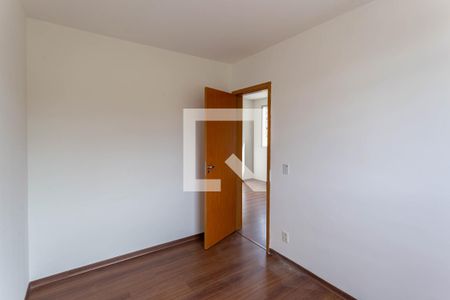 Quarto 2 de apartamento à venda com 2 quartos, 43m² em Cabral, Contagem