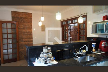 Casa para alugar com 300m², 4 quartos e 4 vagasCozinha