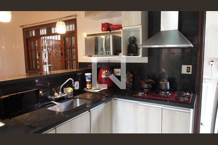 Casa para alugar com 300m², 4 quartos e 4 vagasCozinha