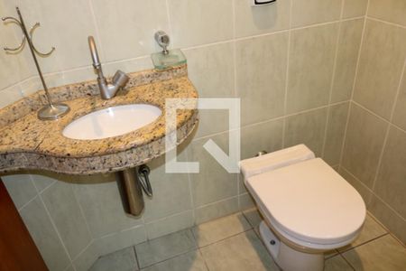 Casa à venda com 210m², 3 quartos e 6 vagasLavabo