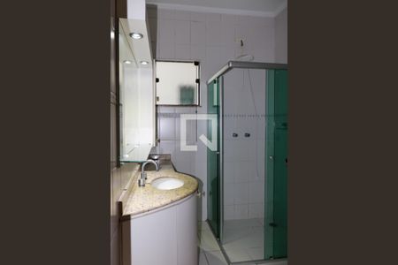 Casa à venda com 210m², 3 quartos e 6 vagasBanheiro da Suíte 2