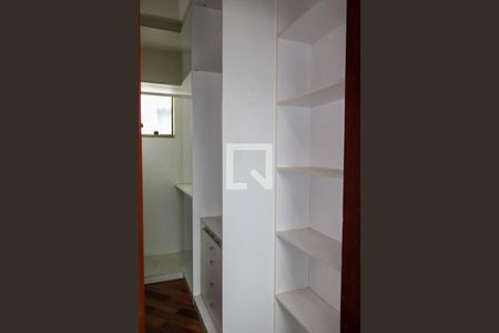 Casa à venda com 210m², 3 quartos e 6 vagasCloset da suíte 3