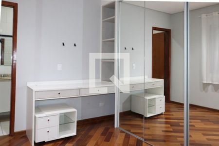 Casa à venda com 210m², 3 quartos e 6 vagasSuíte 1