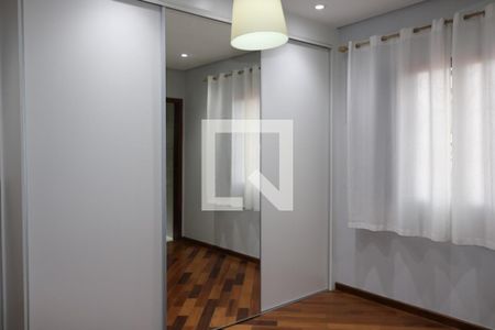 Casa à venda com 210m², 3 quartos e 6 vagasSuíte 2