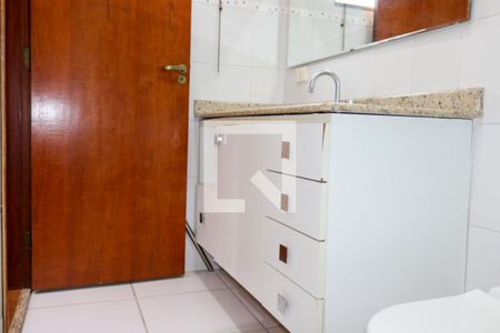 Casa à venda com 210m², 3 quartos e 6 vagasBanheiro da Suíte 1