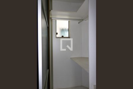 Casa à venda com 210m², 3 quartos e 6 vagasCloset da suíte 3