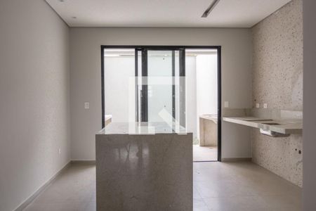 Cozinha de casa à venda com 4 quartos, 150m² em Vila Carrao, São Paulo