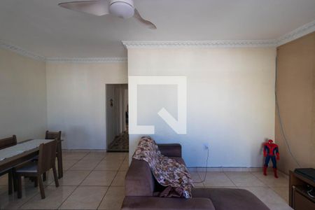 Salas de casa à venda com 4 quartos, 260m² em Vila Fortuna, Campinas