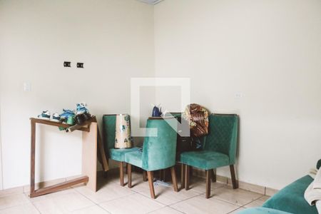 Sala de casa para alugar com 2 quartos, 240m² em Vila Santa Maria, São Paulo